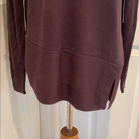 Simply Vera eggplant colored sweater, asymmetrical - Picture 3 of 8